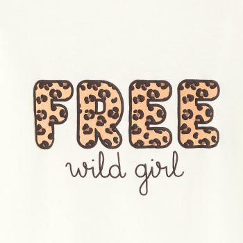 تيشيرت عليه عبارة ومزين برسمة جلد الفهد باللون البني الفاتح للفتيات